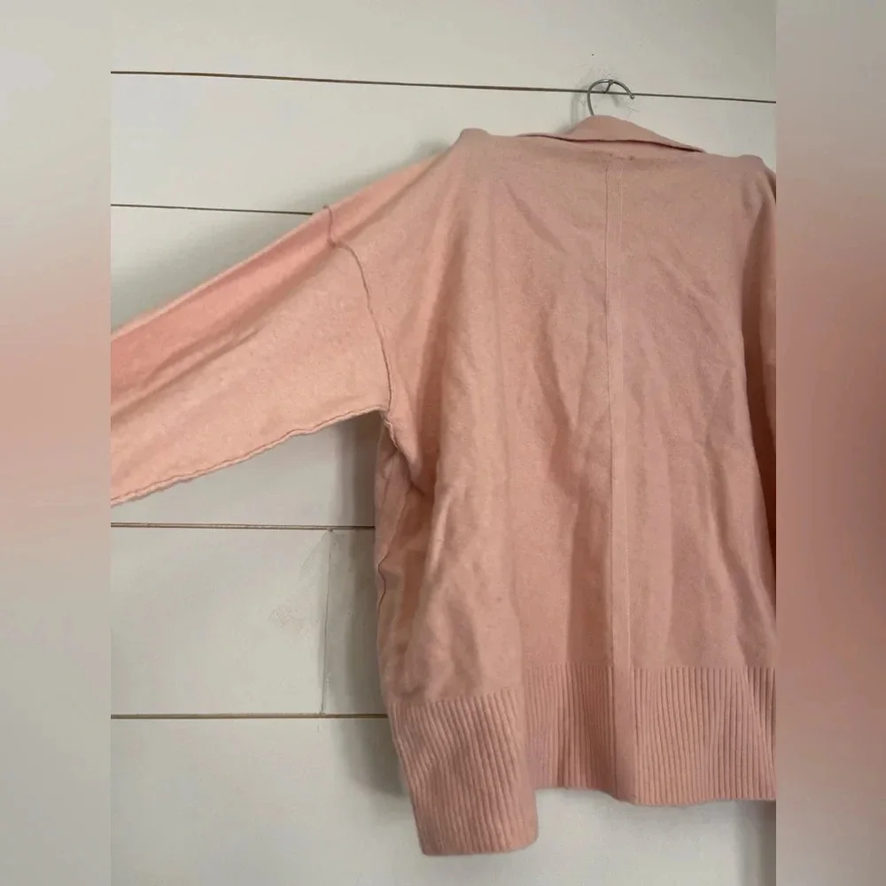 NWOT free people v-neck collar sweater